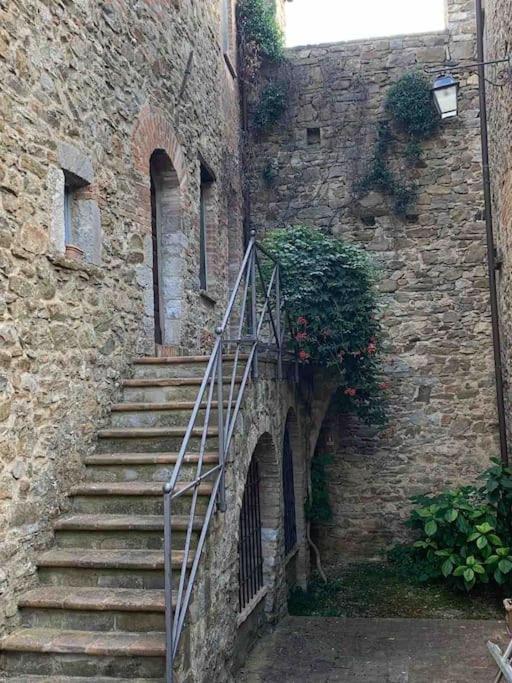 Medieval Tower In Umbria With Swimming Pool Montelagello Екстериор снимка
