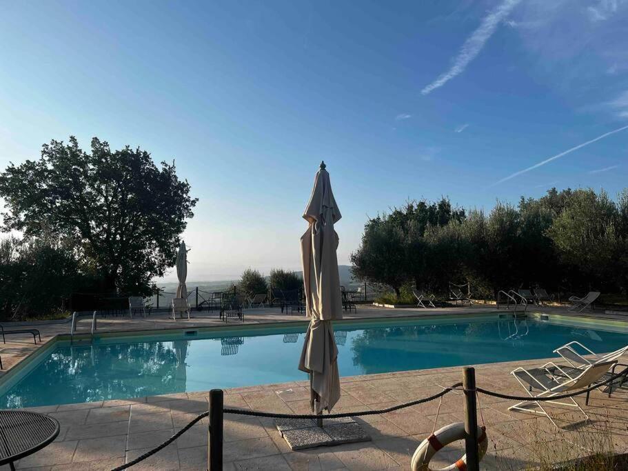 Medieval Tower In Umbria With Swimming Pool Montelagello Екстериор снимка