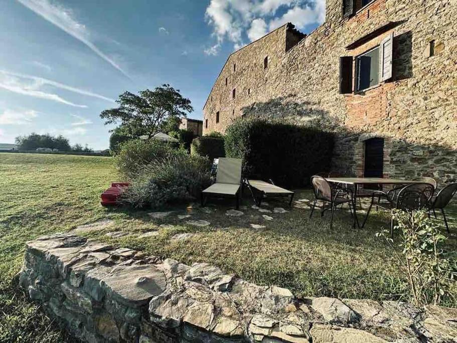 Medieval Tower In Umbria With Swimming Pool Montelagello Екстериор снимка